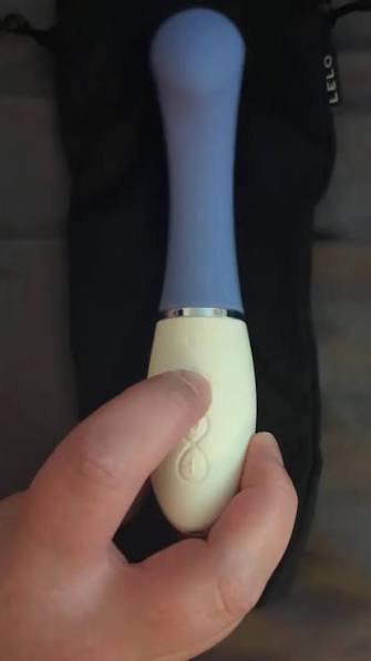 LELO GIGI 3 Rechargeable G-Spot Massager - Image 3