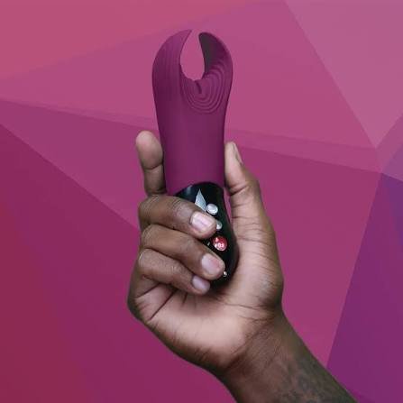 FUN FACTORY Manta Rechargeable Vibrating Stroker - Image 4