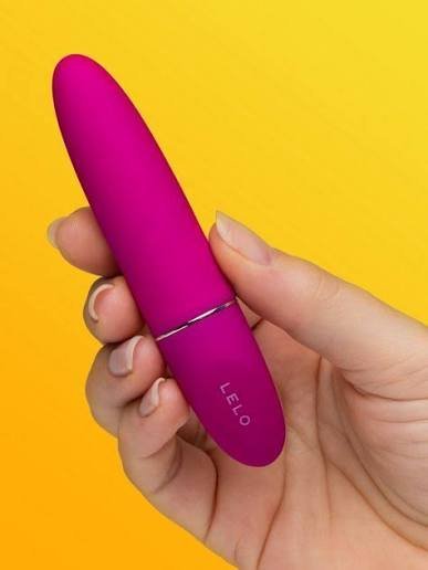 LELO MIA 3 Rechargeable Personal Massager - Image 4