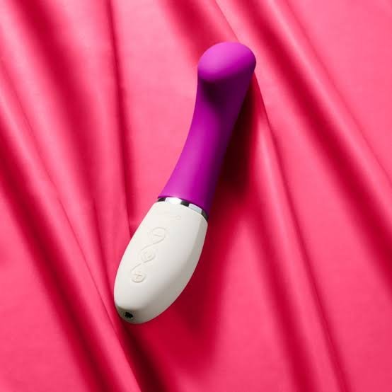 LELO LIV 3 Rechargeable Personal Massager - Image 7